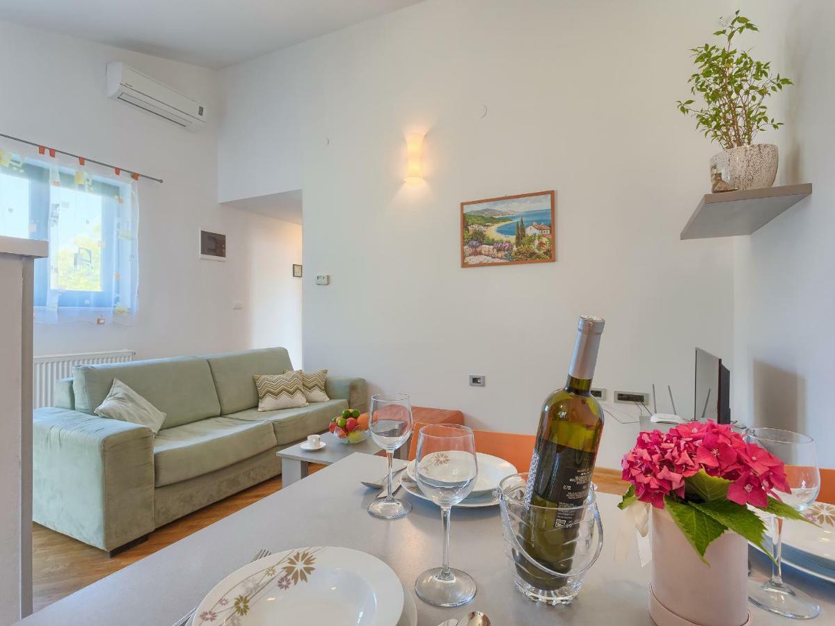 Garden Apartment Pjescana Uvala Exterior photo